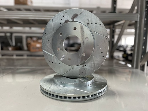 Discos delanteros perforados / ventilados para Nissan Titan 2003 al 2005 / Pathfinder 2004 / Armada 2005 / Infiniti QX56 2004 al 2005