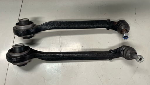 Brazos de Control Delanteros Inferiores Dodge Challenger V6 3.6L / 5.7L V8 2011-2020 / Charger V6 3.6L / 5.7L V8 2011-2020. (RWD sin suspensión de alto rendimiento).