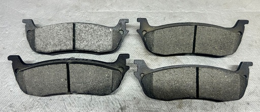 Pastillas de freno traseras ceramicas para Ford F150 1996 al 2003 / F250 1997 a 1999 / F250 Super Duty 2001 / Expedition 1997 al 2002
