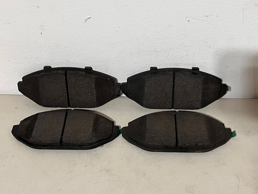 Pastillas Delanteras Semimetálicas para Ford Crown Victoria 1998-2002.