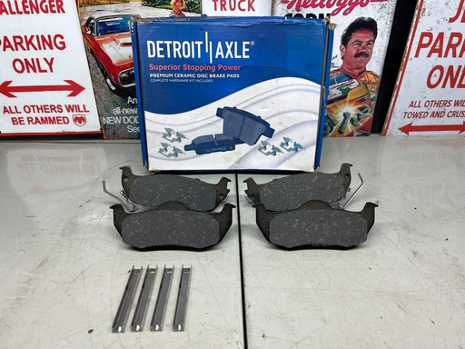 PASTILLAS TRAS CERAMICA NISSAN ARMADA 05/15 TITAN 04/15 JEEP COMANDER 06/10 GRAND CHEROKEE 06/10