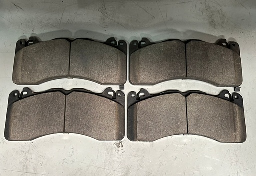 Pastillas Delanteras Fibra Carbón Extreme Ford Mustang Bullit / GT V8 5.0L 2015-2023