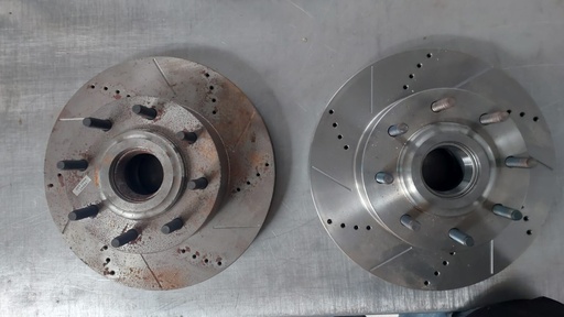 Discos Delanteros Perforados y Ventilados para Ford F250 / F350 4x2 2013 2021
