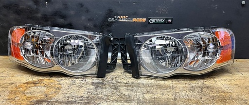 Luces Delanteras Cromadas Dodge Ram 1500 2002-2005 Dodge Ram 2500 / 3500 2003-2005
