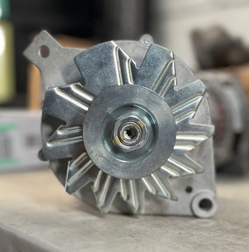 Alternador de 60AMP para Ford 1 Generación F100 1965-1983 / F150 1975-1989 / F250 1965-1989 / F350 1972-1987 / Bronco 1967-1987 / Mustang 1964-1986