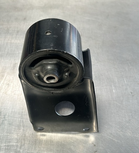 Soporte de motor delantero Nissan Maxima 1996 al 2003