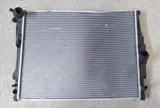 Radiador para BMW 128i/130i/323i/325i/325xi/330xi/328i/328xi/330i 2006-2013
