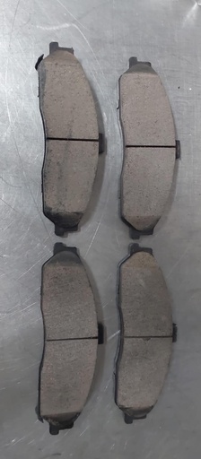 Pastillas Delanteras de Fibra de Carbón / Cerámica para Chevrolet Corvette 2002-2013.