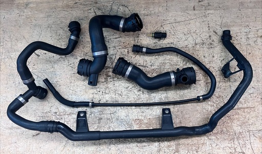 Juego de Mangueras de Radiador BMW 128i 2008-2013 / 328i 2007-2011 / BMW 325i 2006 / BMW 330i 2006.