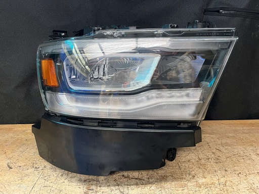 Luz LED Delantera Derecha para Dodge Ram 1500 / 2500 / 3500 2019-2021.